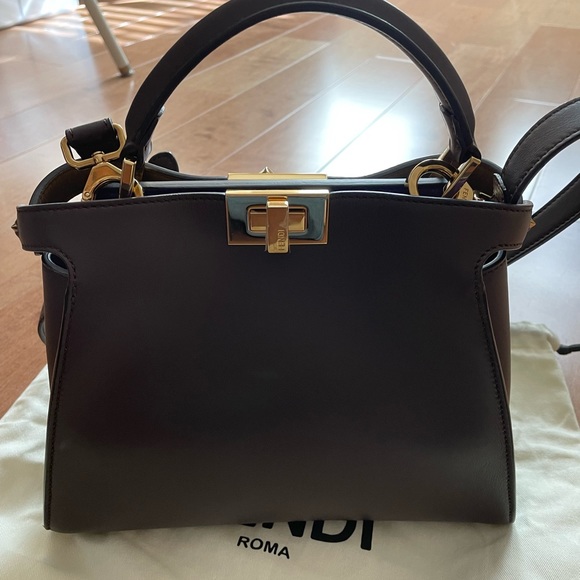 Fendi peekaboo essentially in chocolate brown - Picture 2 of 10